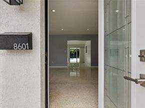 8601 NW 185th Ter, Hialeah FL 33015
