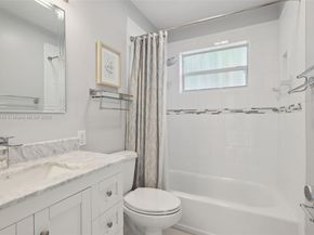 8601 NW 185th Ter, Hialeah FL 33015