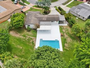 8601 NW 185th Ter, Hialeah FL 33015