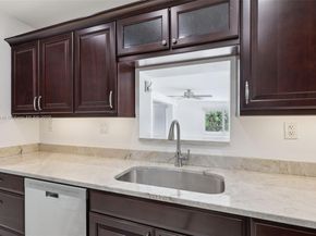 8601 NW 185th Ter, Hialeah FL 33015