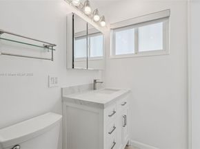 8601 NW 185th Ter, Hialeah FL 33015