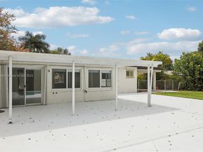 8601 NW 185th Ter, Hialeah FL 33015