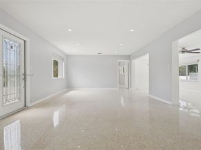 8601 NW 185th Ter, Hialeah FL 33015