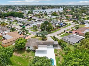 8601 NW 185th Ter, Hialeah FL 33015