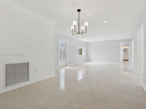 8601 NW 185th Ter, Hialeah FL 33015