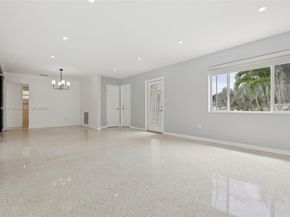 8601 NW 185th Ter, Hialeah FL 33015
