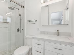 8601 NW 185th Ter, Hialeah FL 33015