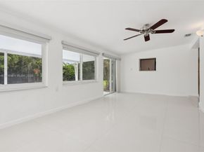 8601 NW 185th Ter, Hialeah FL 33015