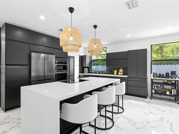 2320 SW 14th St, Miami FL 33145