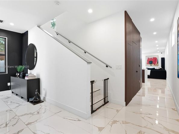 2320 SW 14th St, Miami FL 33145