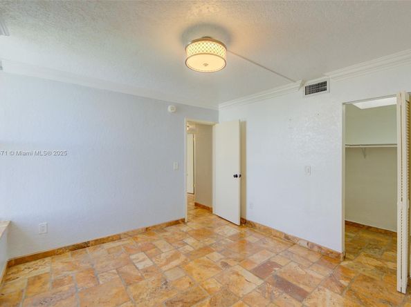 2350 NE 135th St 1503, North Miami FL 33181