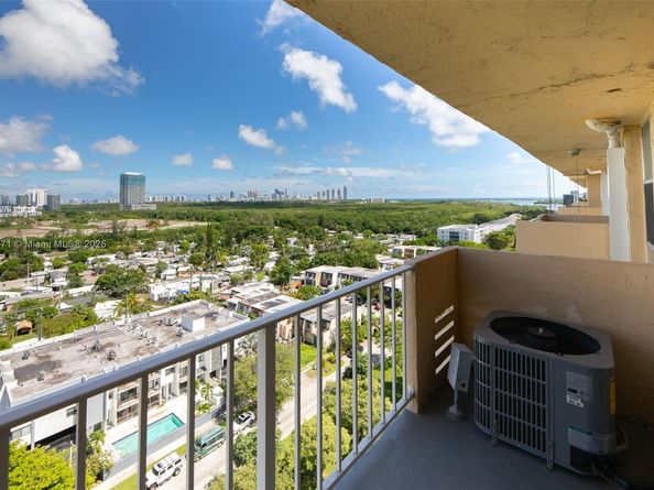 2350 NE 135th St 1503, North Miami FL 33181