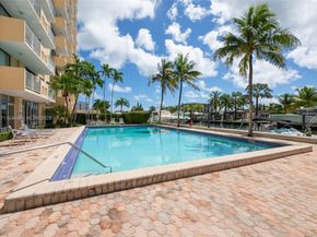 2350 NE 135th St 1503, North Miami FL 33181