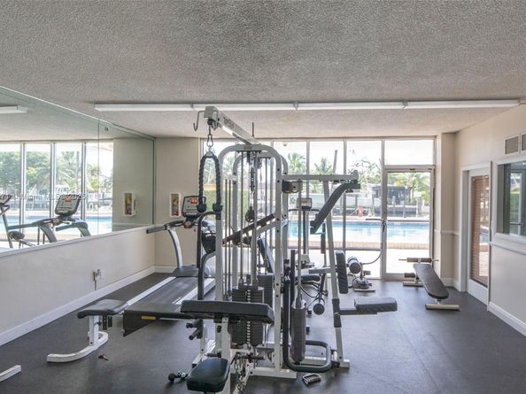 2350 NE 135th St 1503, North Miami FL 33181