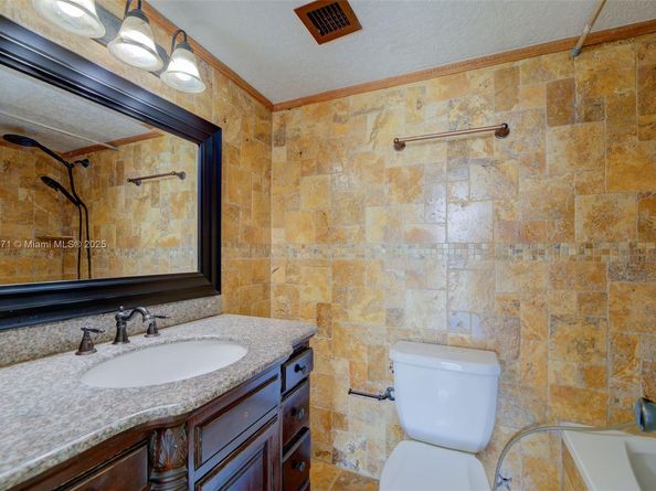 2350 NE 135th St 1503, North Miami FL 33181