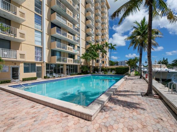 2350 NE 135th St 1503, North Miami FL 33181