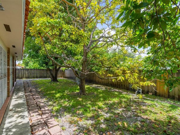 1539 SW 103rd Ave, Miami FL 33174