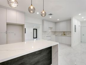 851 W 35th St, Hialeah FL 33012
