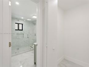 851 W 35th St, Hialeah FL 33012
