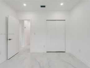 851 W 35th St, Hialeah FL 33012