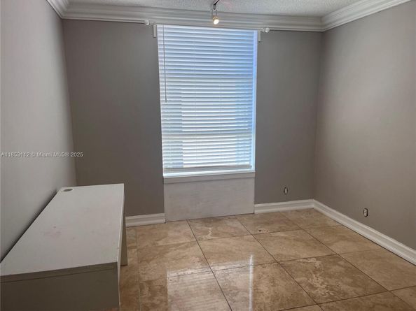 2101 Atlantic Shores Blvd 309, Hallandale Beach FL 33009