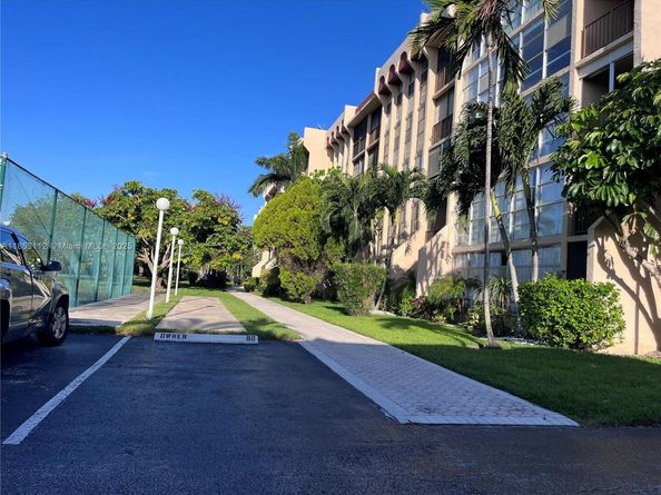 2101 Atlantic Shores Blvd 309, Hallandale Beach FL 33009