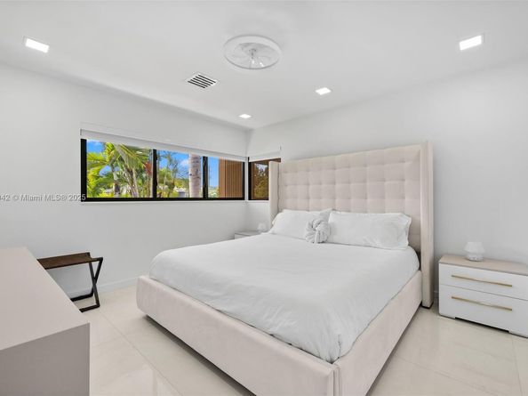 1117 Adams St, Hollywood FL 33019