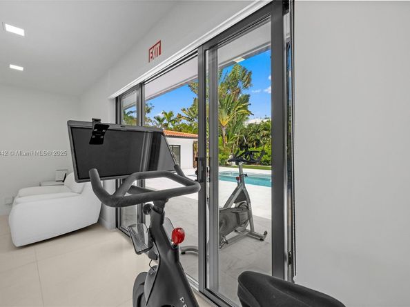 1117 Adams St, Hollywood FL 33019