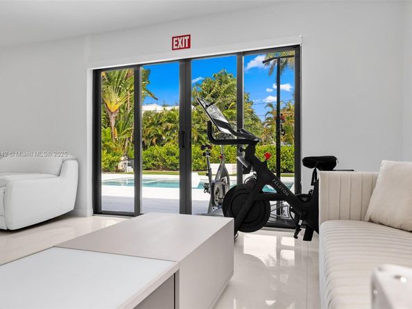 1117 Adams St, Hollywood FL 33019