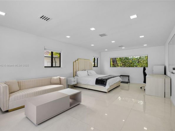 1117 Adams St, Hollywood FL 33019