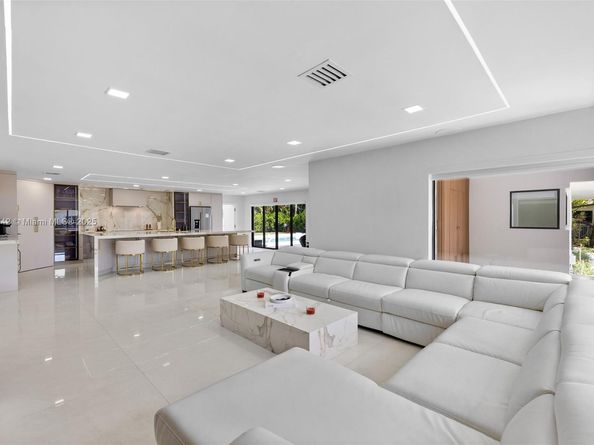 1117 Adams St, Hollywood FL 33019