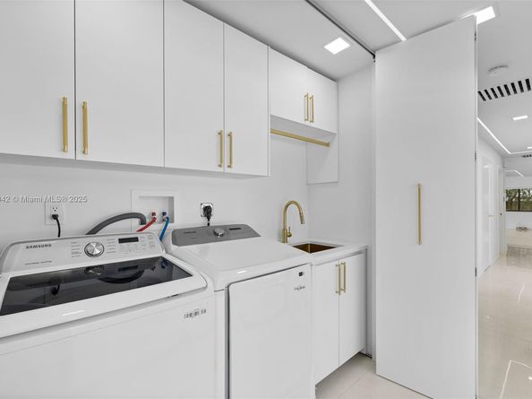 1117 Adams St, Hollywood FL 33019