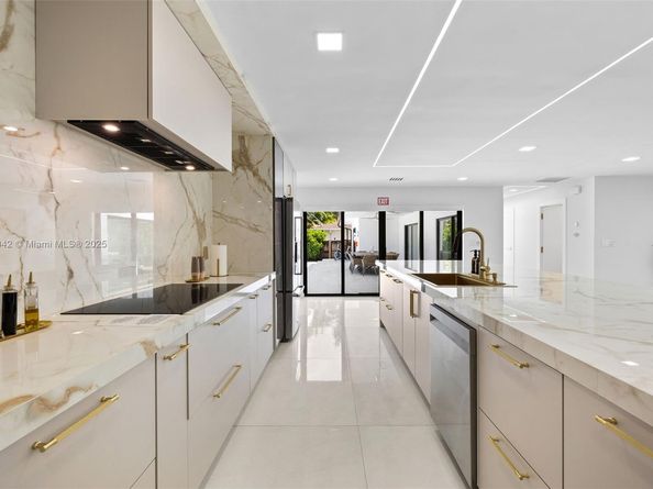 1117 Adams St, Hollywood FL 33019