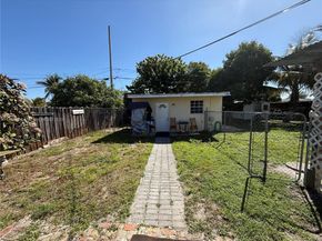 3221 SW 47th Ave, West Park FL 33023