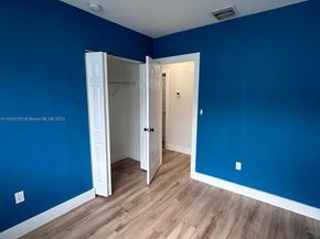 2180 NW 59th St, Miami FL 33142