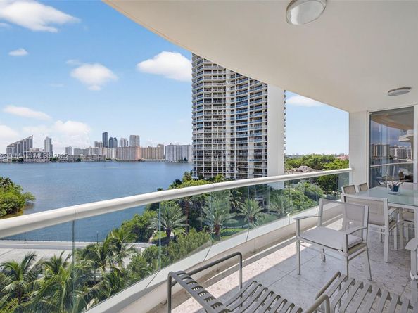 6000 Island Blvd 707, Aventura FL 33160