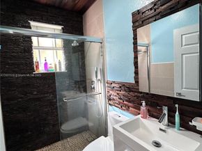 4607 NW 165th St, Miami Gardens FL 33054