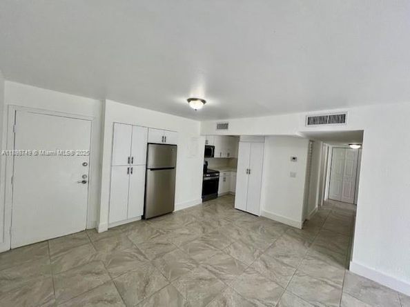 210 Fontainebleau Blvd 411, Miami FL 33172