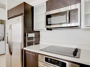 90 SW 3rd St PH10, Miami FL 33130