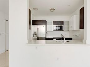 90 SW 3rd St PH10, Miami FL 33130