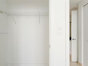 90 SW 3rd St PH10, Miami FL 33130