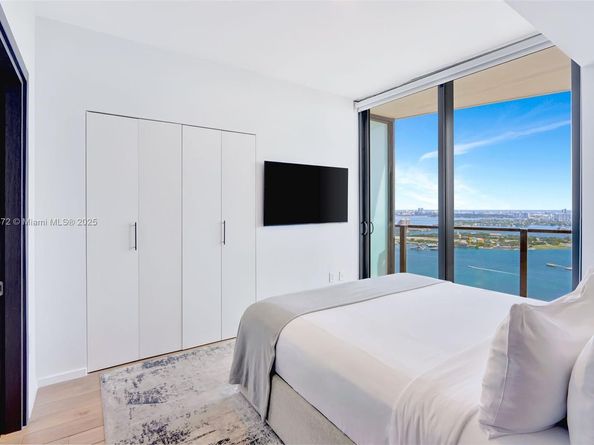 398 NE 5th St 3810, Miami FL 33132