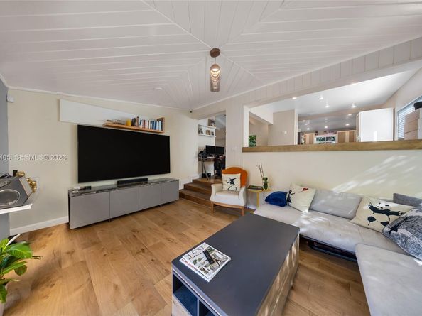 1324 Normandy Dr, Miami Beach FL 33141