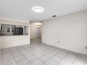 8425 NW 8th St 304, Miami FL 33126