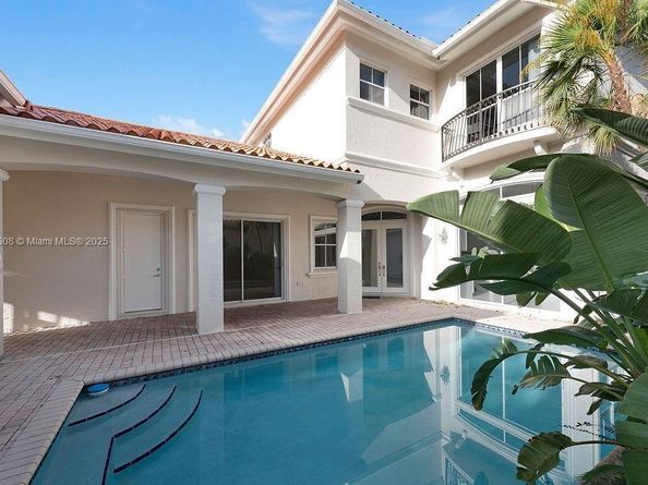 1580 Shoreline Way, Hollywood FL 33019