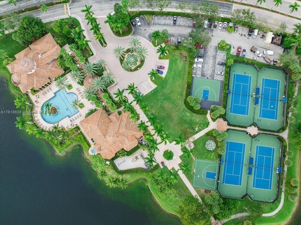1580 Shoreline Way, Hollywood FL 33019