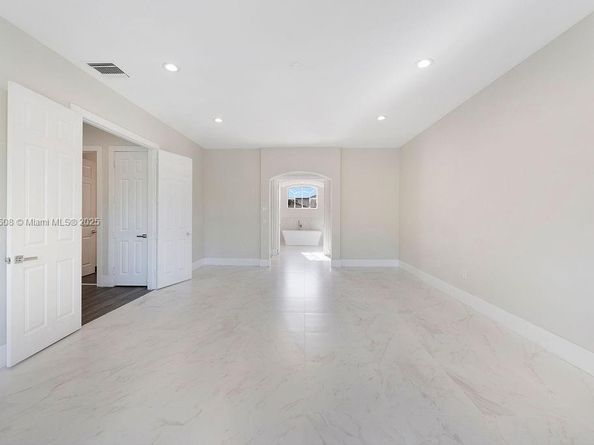 1580 Shoreline Way, Hollywood FL 33019