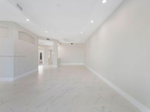 1580 Shoreline Way, Hollywood FL 33019