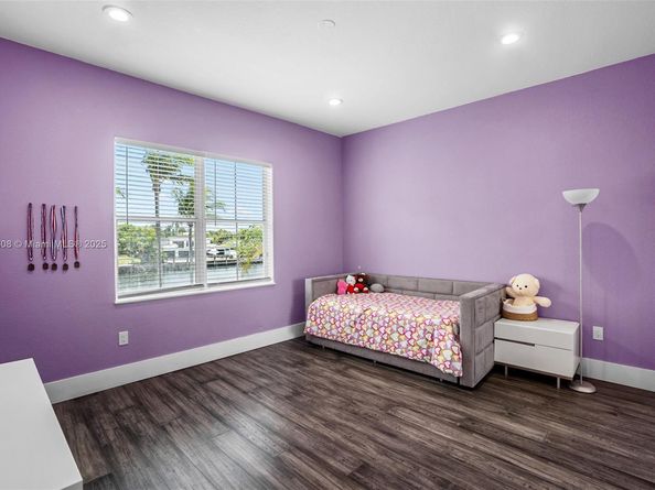 1580 Shoreline Way, Hollywood FL 33019
