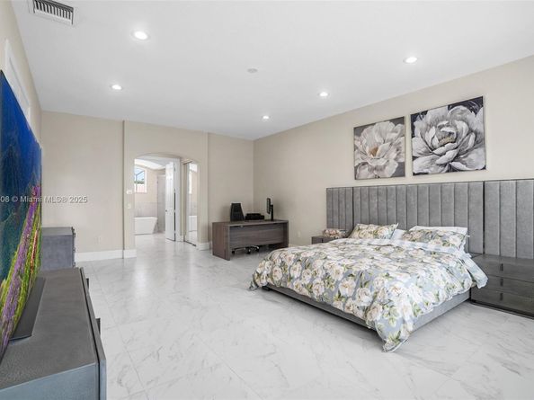 1580 Shoreline Way, Hollywood FL 33019